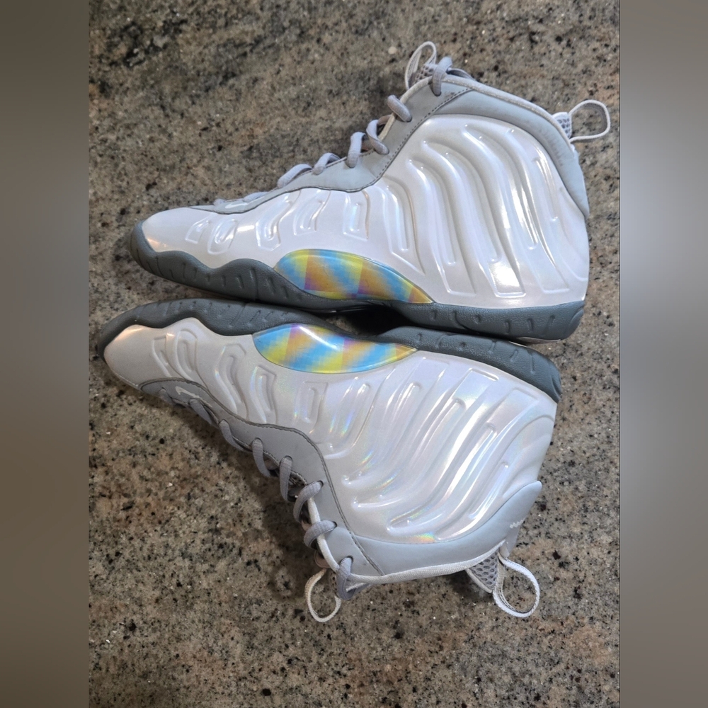 Nike Little Posite One GS 'Rainbow Pixel' size 6Y